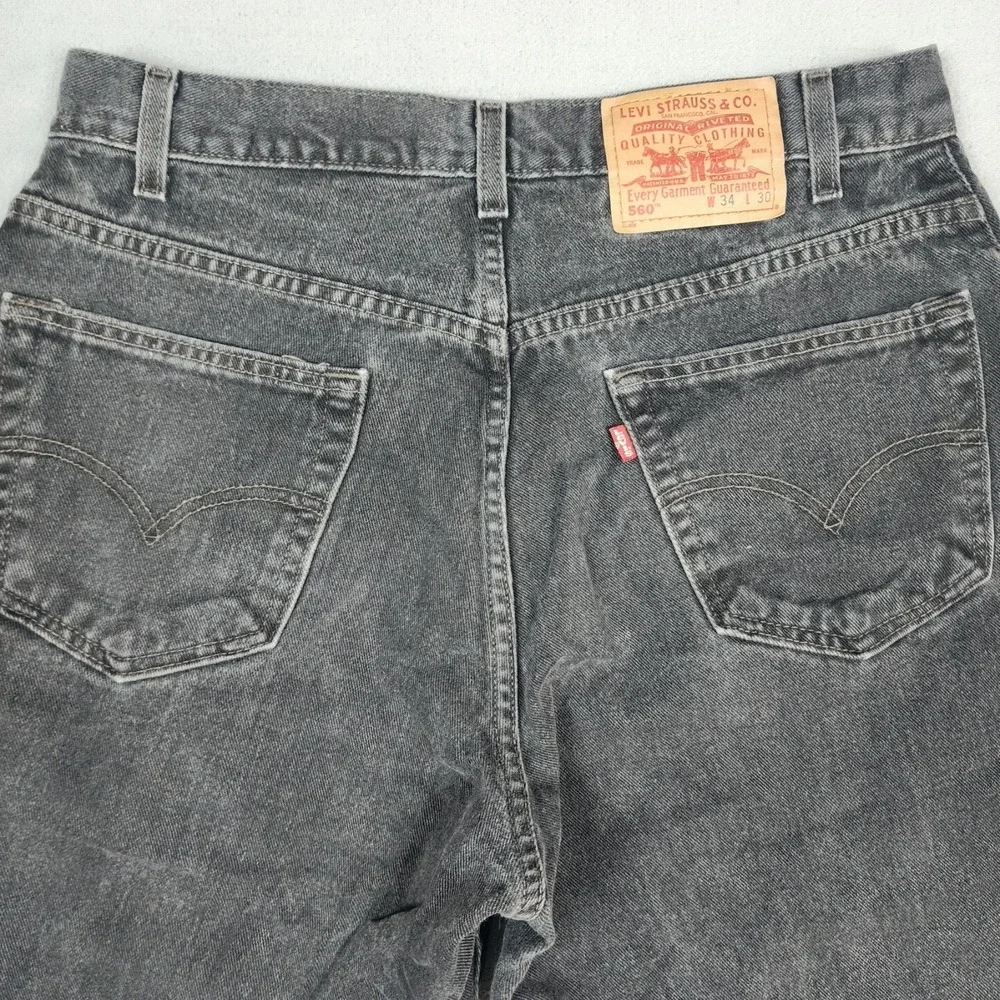 Vintage Levis 560 Loose Fit Jeans Mens Size 34x30 Black Baggy Tapered Denim Y2K